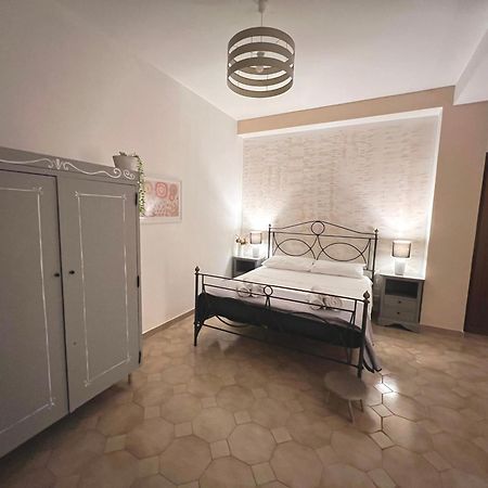 Casa Vacanze "Sautufao" Santa Venerina Eksteriør billede